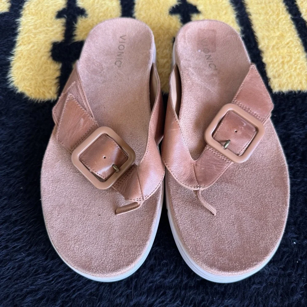 Size 10 - Vionic Uptown Marin Tan Leather Thong Sandals Orthotic Platform Buckle